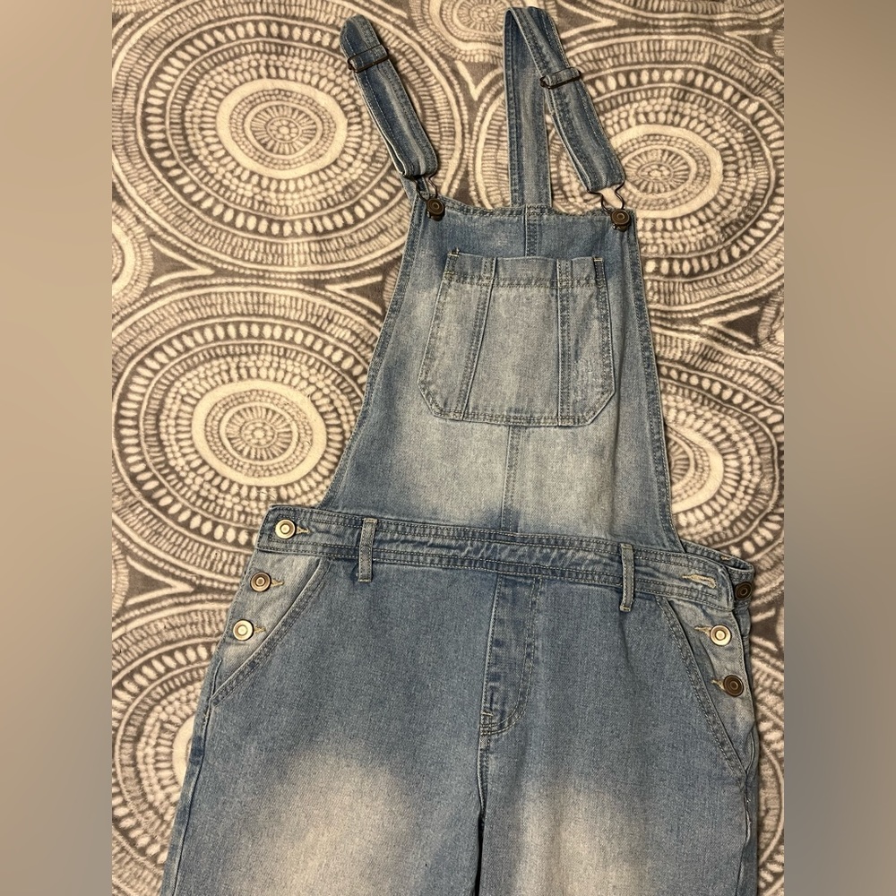 Overall Jean Distressed - Picture 2 of 4